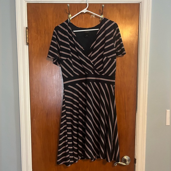 Dresses & Skirts - Ann Taylor Navy Striped Dress (Sz M)